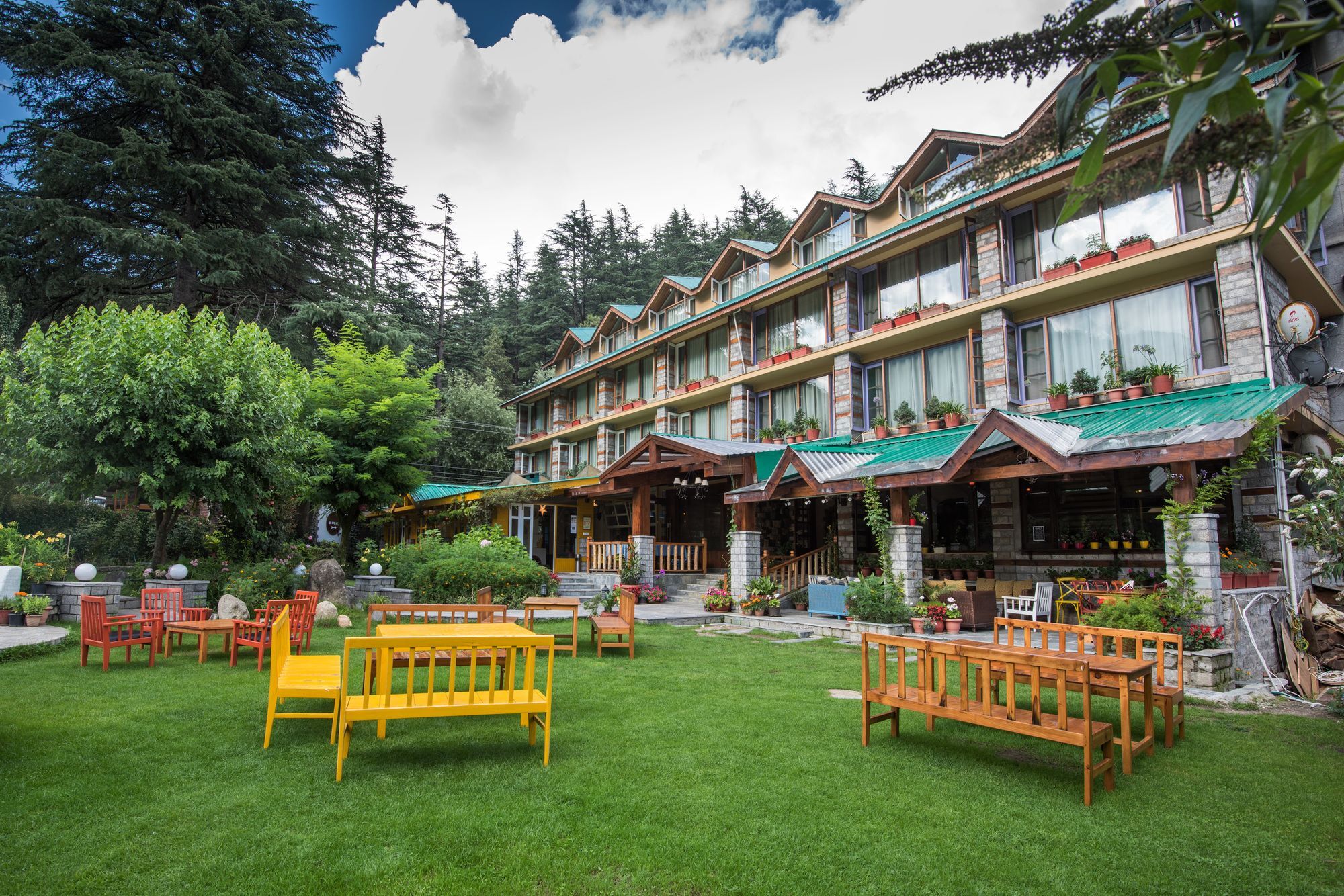 Johnson Lodge & Spa Manāli Exteriör bild